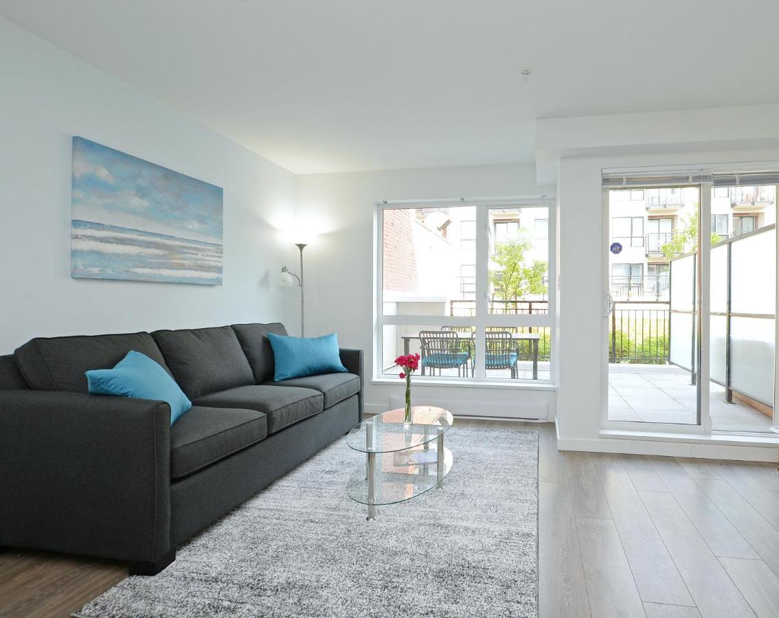 Gorgeous Old Town Condo With Patio And Parking! 維多利亞 外观 照片