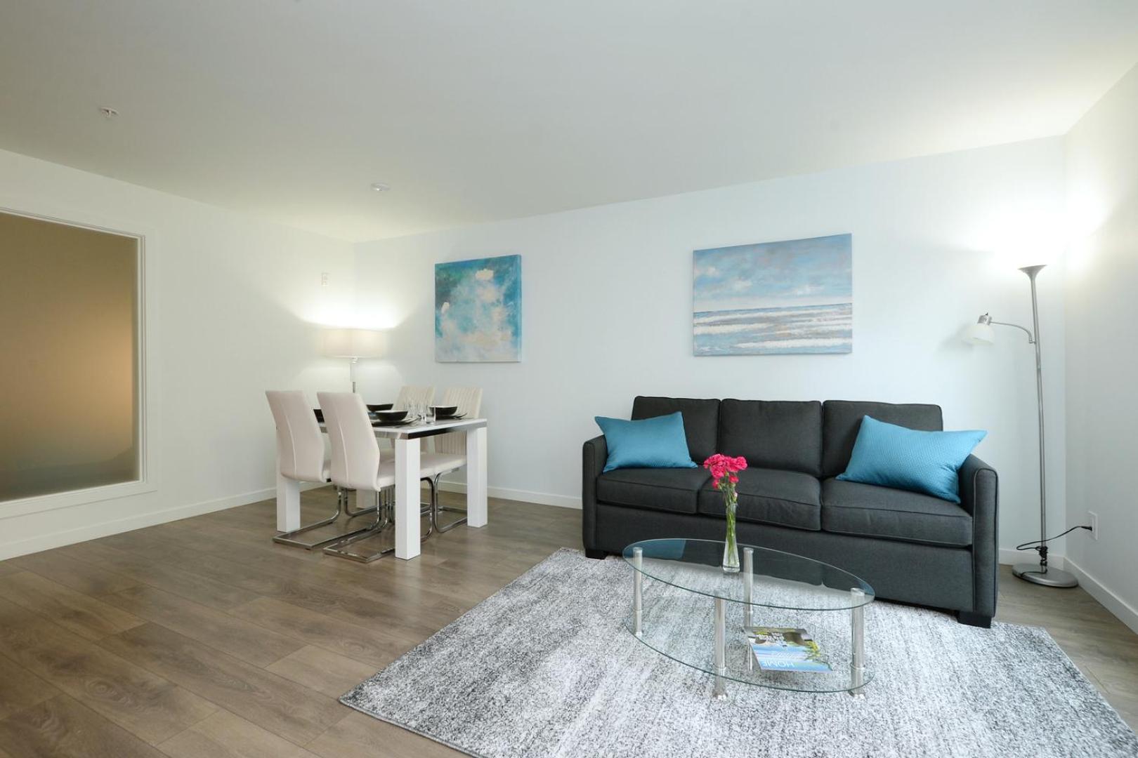 Gorgeous Old Town Condo With Patio And Parking! 維多利亞 外观 照片